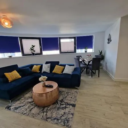 Luxury 2 Bed, 2 Bath Apartment - The Quays Manchester Exterior photo
