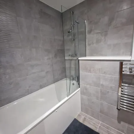Luxury 2 Bed, 2 Bath Apartment - The Quays Manchester Exterior photo
