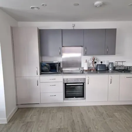 Luxury 2 Bed, 2 Bath Apartment - The Quays Manchester Exterior photo